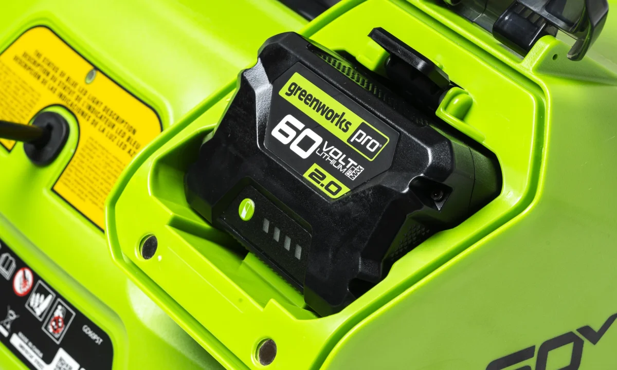 Снегоуборщик аккумуляторный Greenworks  GD60PSTK4, 60V, 51 см, бесщеточный, c 1хАКБ 4Ач и ЗУ (2602907UB)_2