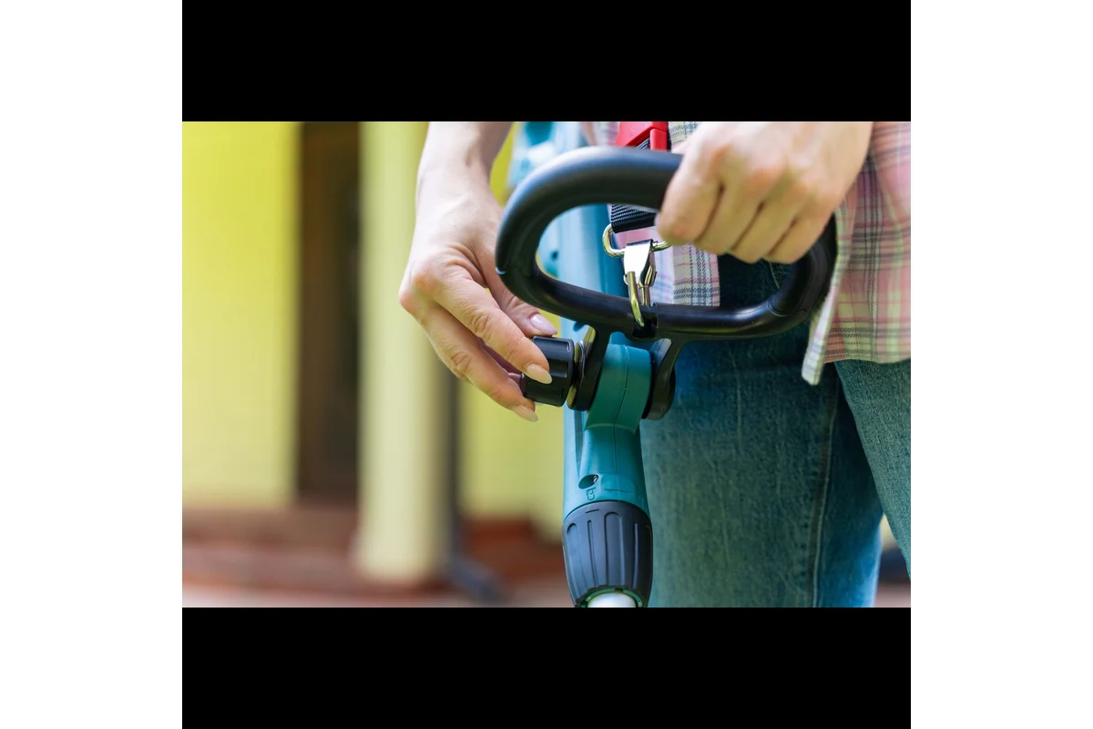 Триммер аккумуляторный Makita LXT 18В, 2в1 триммер/кромкорез, d-26см, телескоп штанг, BL1815N, DC18SD DUR181SY_4