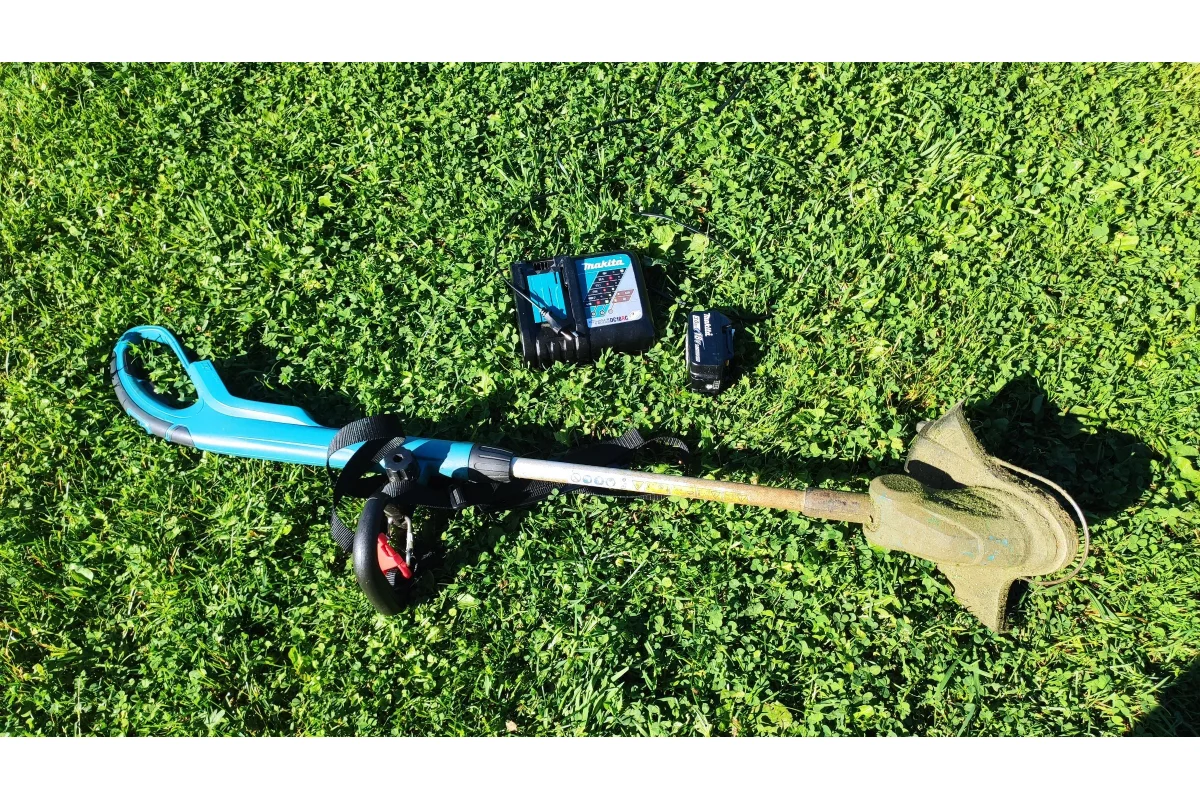 Триммер аккумуляторный Makita LXT 18В, 2в1 триммер/кромкорез, d-26см, телескоп штанг, BL1815N, DC18SD DUR181SY_1